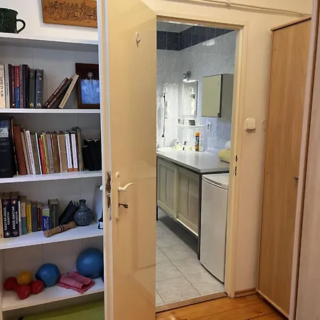 Kuria Apartment