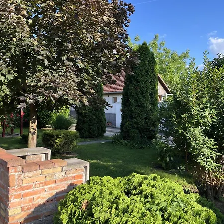 Kuria Apartamento Hurbanovo